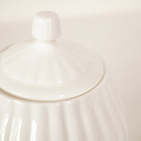 Sucrier en fine porcelaine blanche