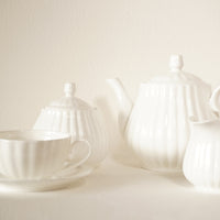 Sucrier en fine porcelaine blanche