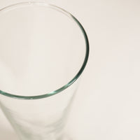Verre ou soliflore lisse