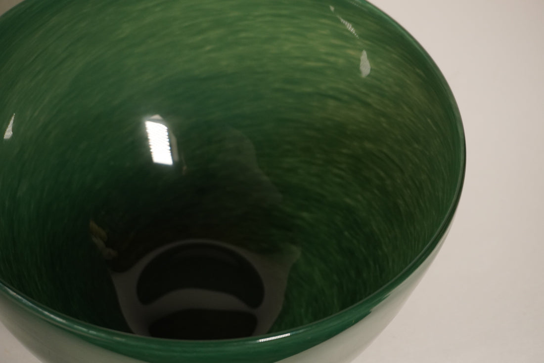 Bol vert en verre soufflé