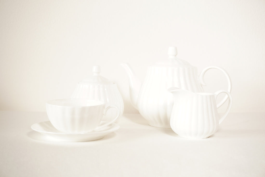 Petit pot à lait  blanc porcelaine bone china