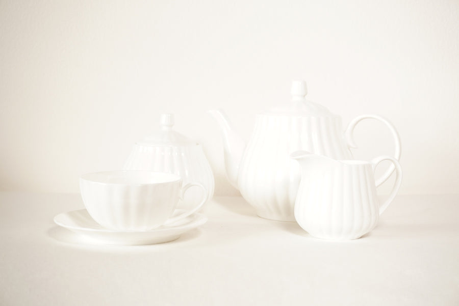 Petit pot à lait  blanc porcelaine bone china