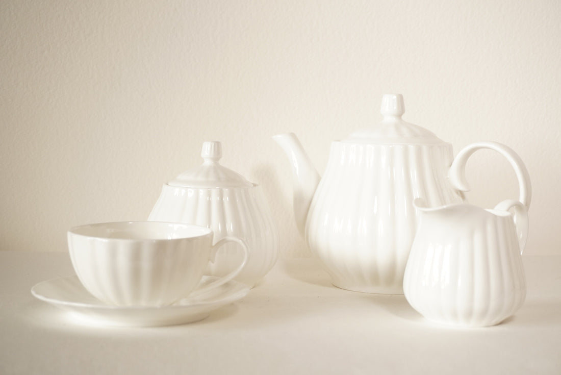 Sucrier en fine porcelaine blanche