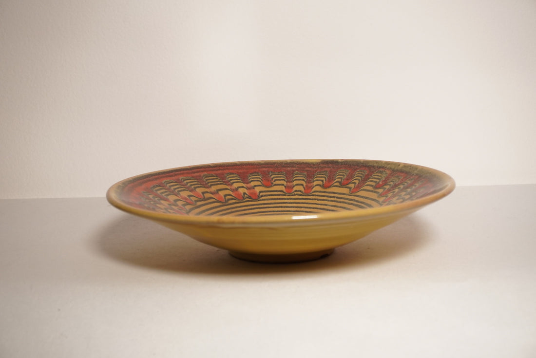 Grand assiette céramique ornemental  "Céramique de l'Est de L'UE"