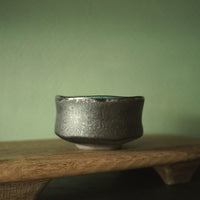 Bol matcha noir  intérieur bleu vert