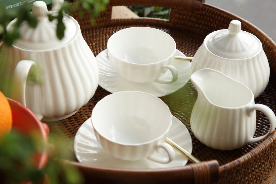 Sucrier en fine porcelaine blanche